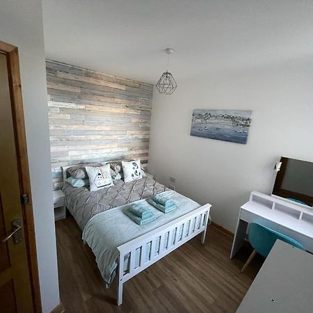 Harbour Loft! Newly Refurbished 3 Bed Flat! Appartamento Burry Port Esterno foto