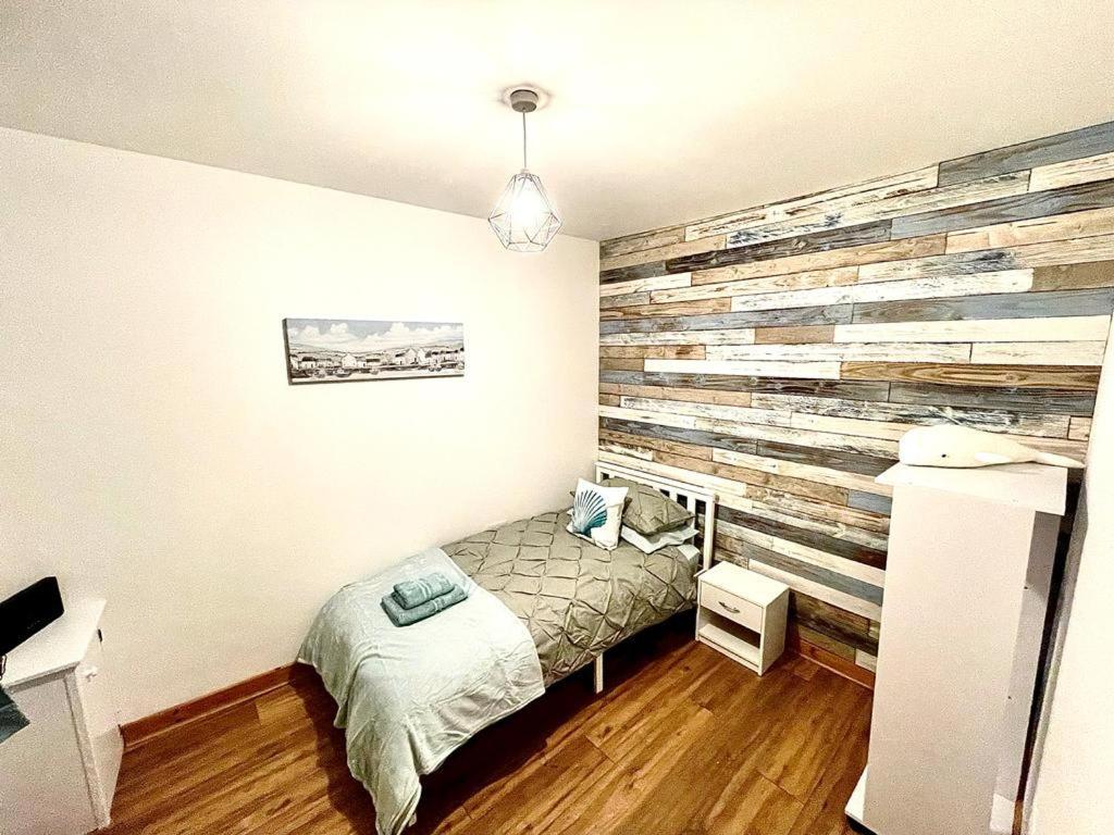 Harbour Loft! Newly Refurbished 3 Bed Flat! Appartamento Burry Port Esterno foto