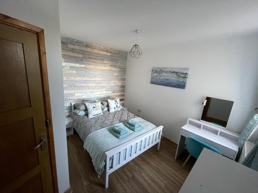 Harbour Loft! Newly Refurbished 3 Bed Flat! Appartamento Burry Port Esterno foto